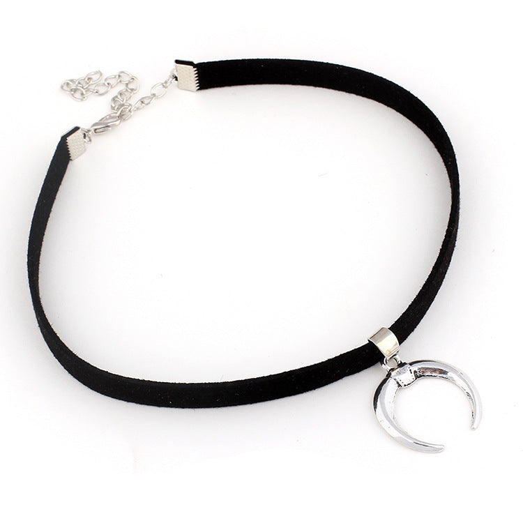 Arpia Moon Chocker